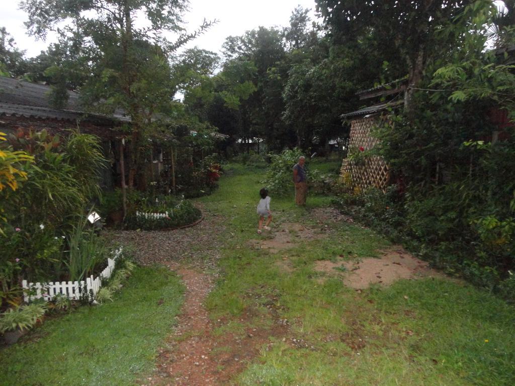 Grandma'S Home Sangkhlaburi Ngoại thất bức ảnh